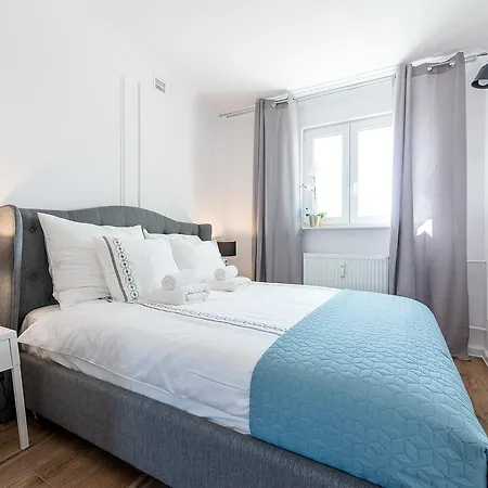 P&o Emilii Plater * ורשה