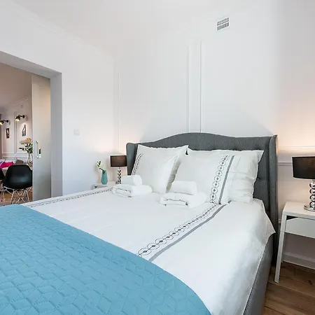 شقة P&o Emilii Plater وارسو