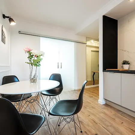 P&o Emilii Plater شقة