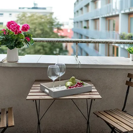 P&o Emilii Plater وارسو